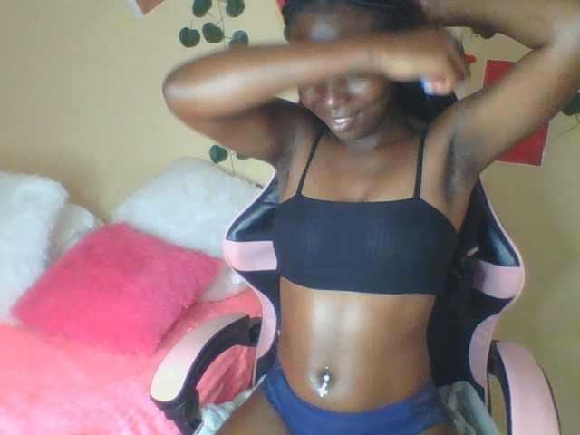 Imani- live webcam show