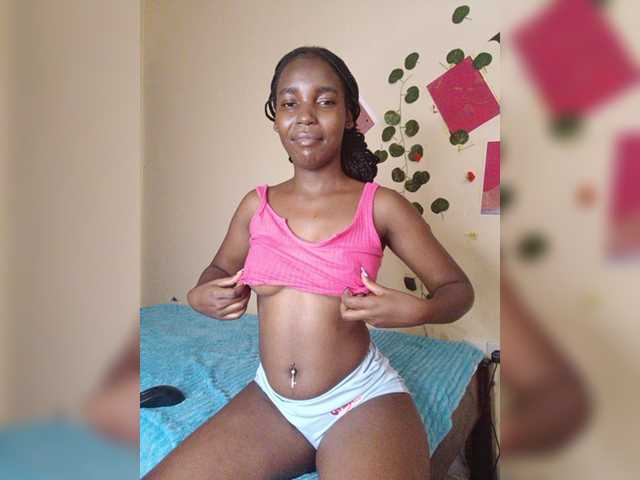 Imani- live cam on BongaCams