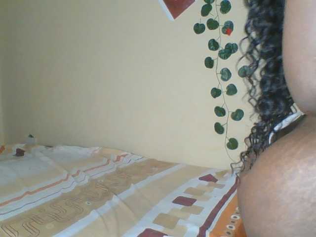 Imani- live cam on BongaCams