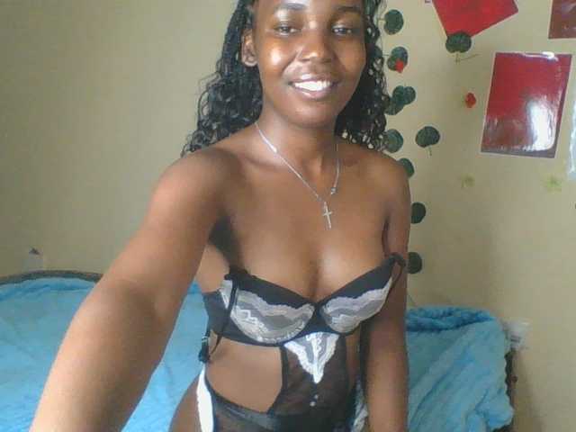 Imani- live cam on BongaCams