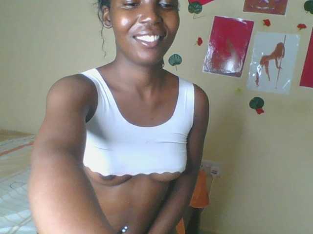Imani- live cam on BongaCams