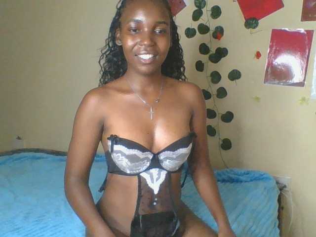 Imani- live cam on BongaCams