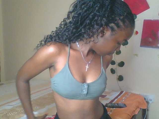 Imani- live cam on BongaCams