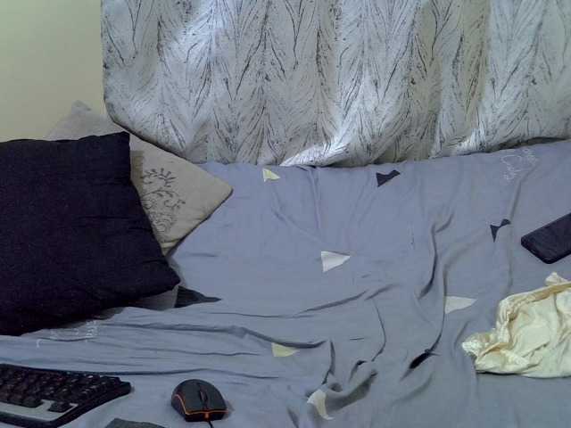 Petitepretti live cam on BongaCams
