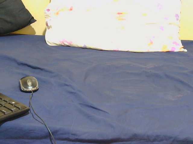 Petitepretti live cam preview