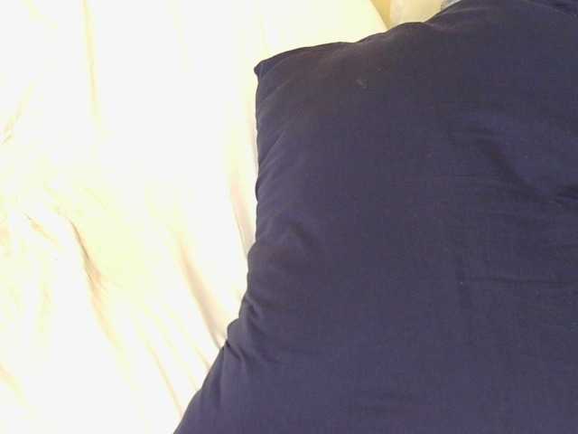 Petitepretti live cam on BongaCams