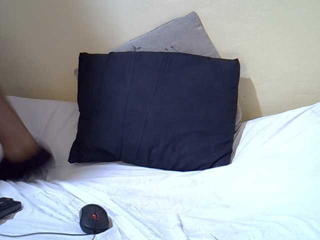 Petitepretti live cam on BongaCams