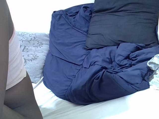 Petitepretti live cam on BongaCams