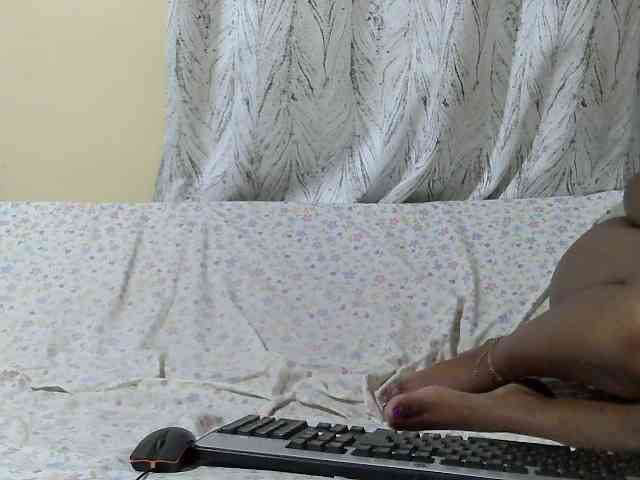 Petitepretti webcam
