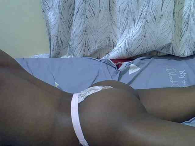 Petitepretti webcam