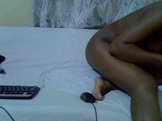 Petitepretti webcam