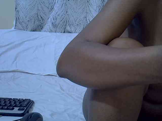 Petitepretti webcam