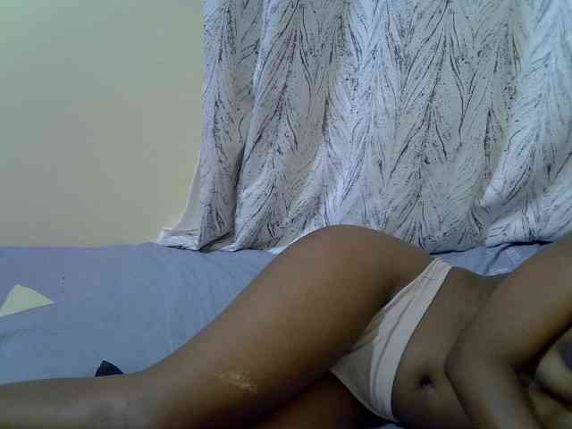 Petitepretti webcam