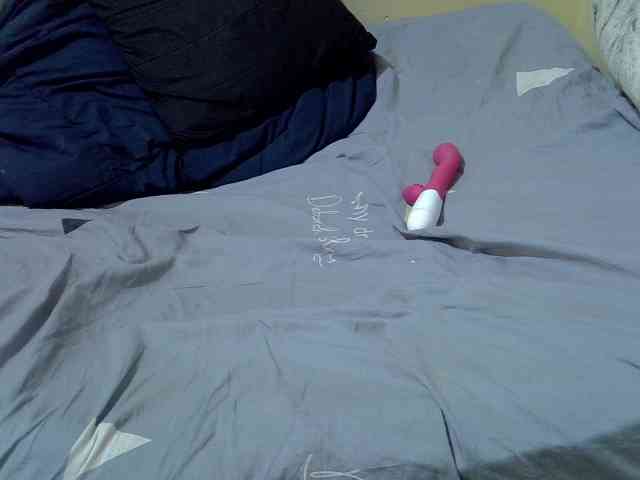 Petitepretti webcam