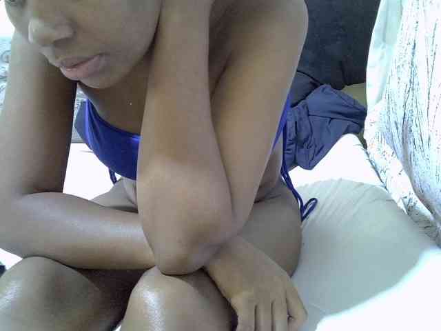 Petitepretti webcam
