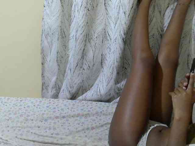 Petitepretti webcam