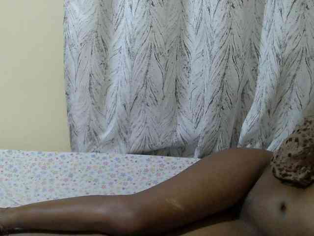 Petitepretti webcam