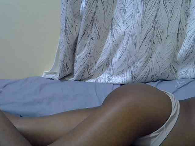 Petitepretti webcam