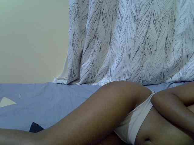 Petitepretti webcam