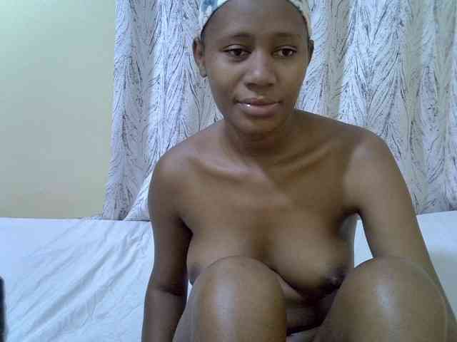 Petitepretti webcam