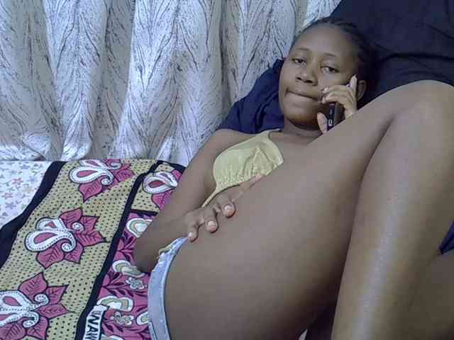 Petitepretti webcam