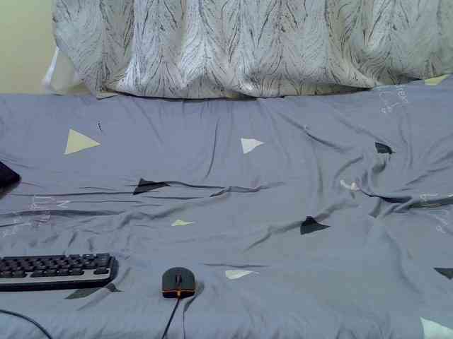 Petitepretti webcam