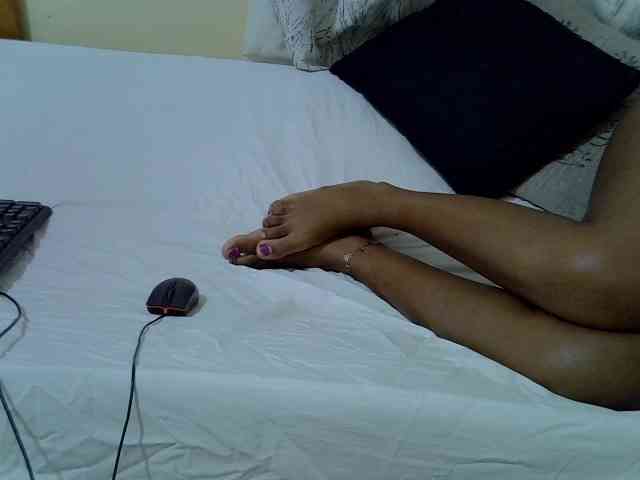 Petitepretti webcam