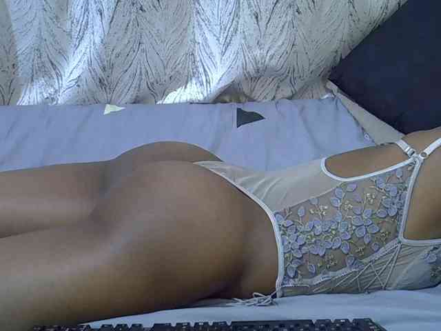 Petitepretti webcam