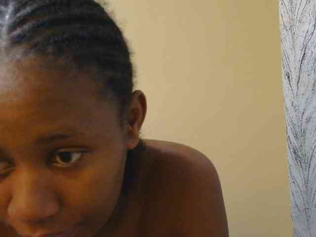 Petitepretti webcam