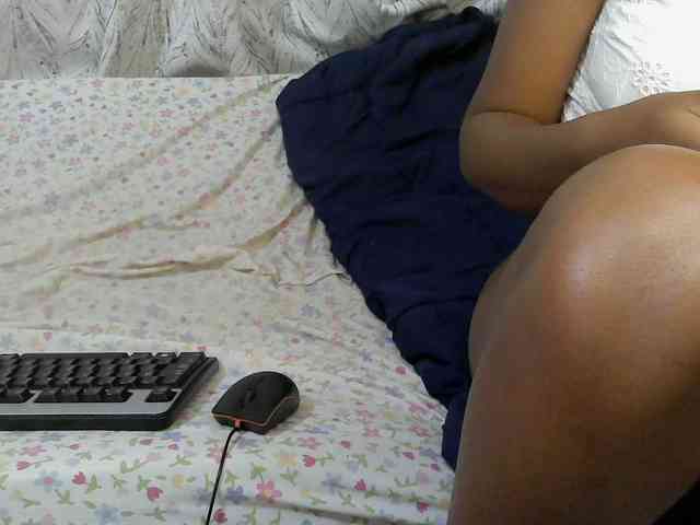 Petitepretti webcam