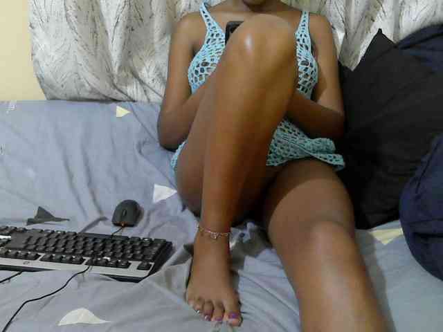 Petitepretti webcam