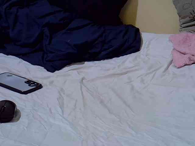 Petitepretti webcam