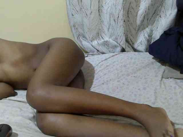 Petitepretti webcam