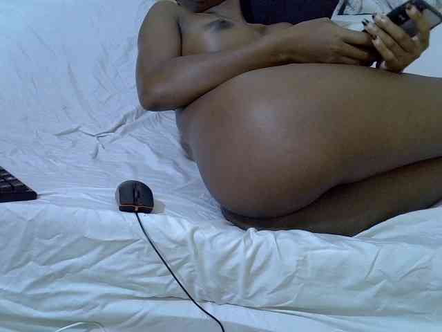 Petitepretti webcam