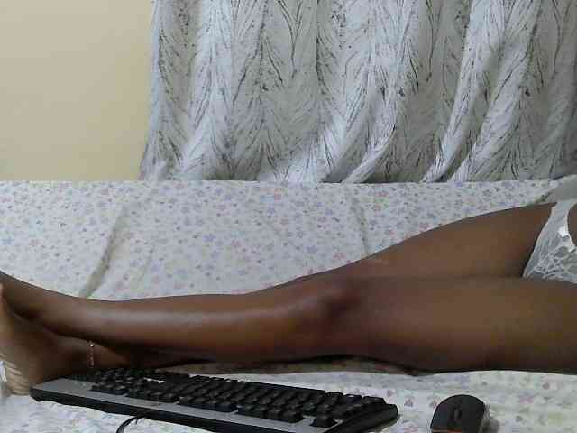 Petitepretti webcam