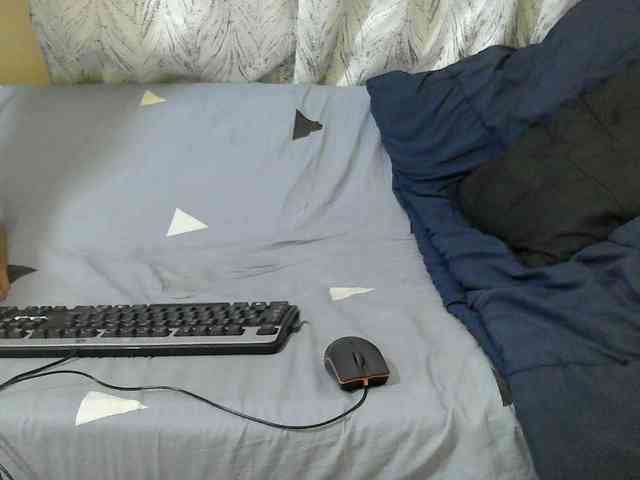 Petitepretti webcam