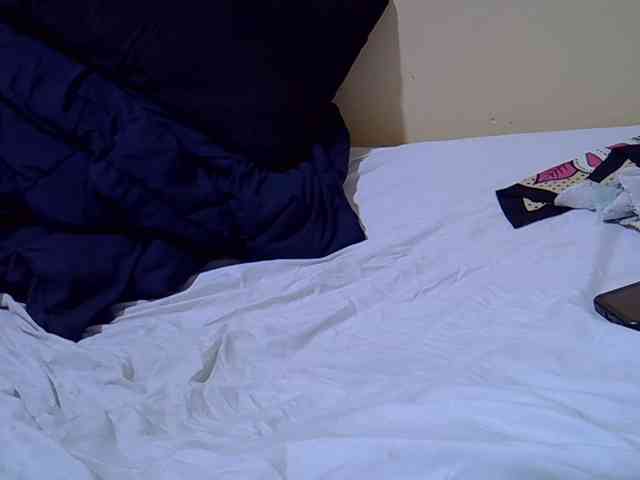 Petitepretti webcam