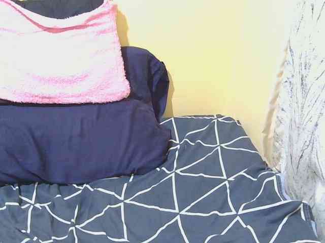 Petitepretti webcam