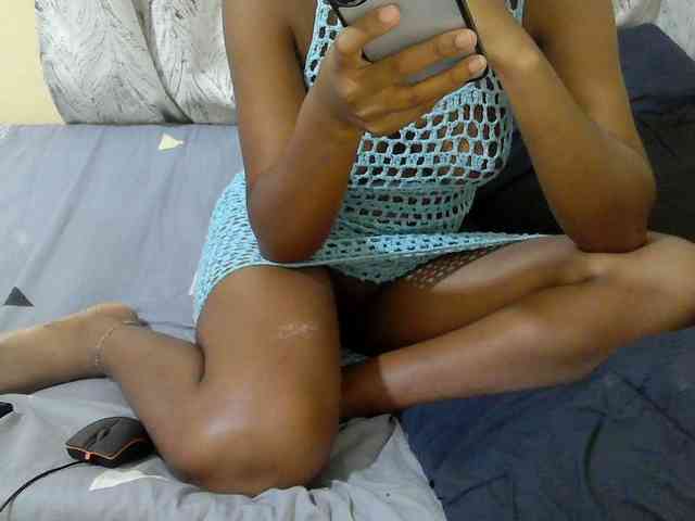 Petitepretti webcam