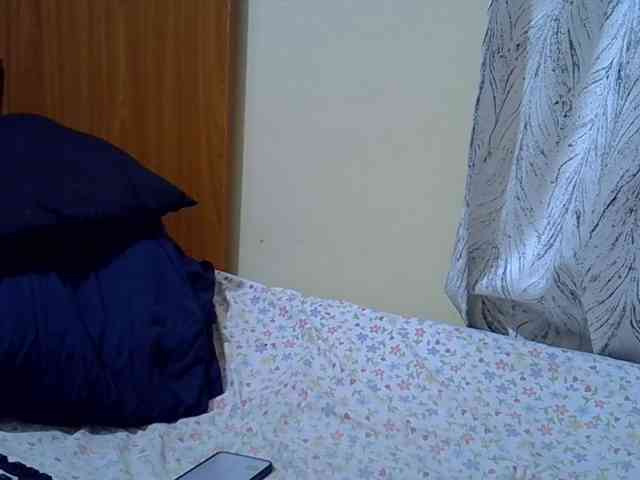 Petitepretti webcam