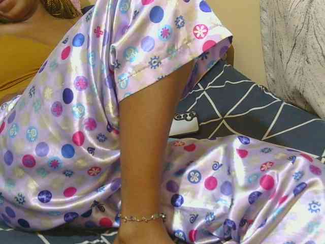 Petitepretti webcam
