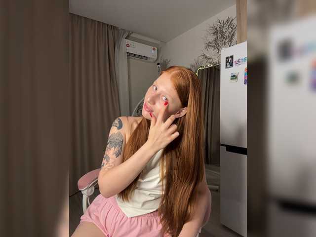 Julia-Fox live cam on BongaCams