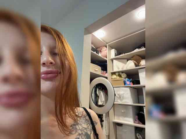 Julia-Fox webcam