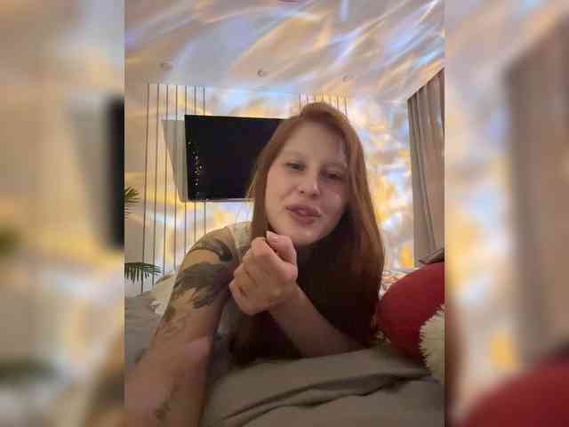 Julia-Fox webcam