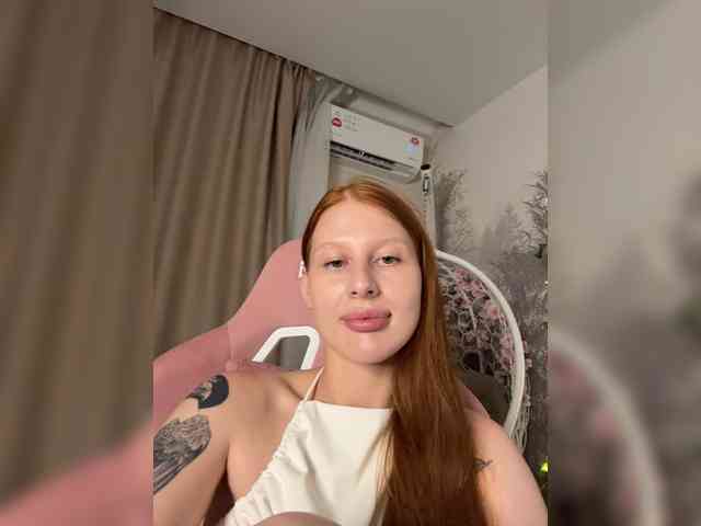 Julia-Fox webcam