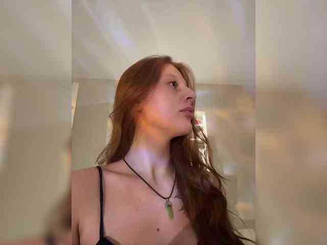 Julia-Fox webcam