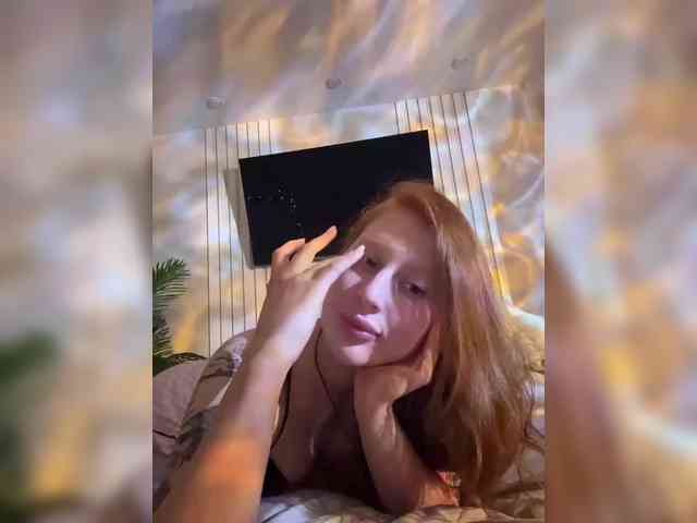 Julia-Fox webcam