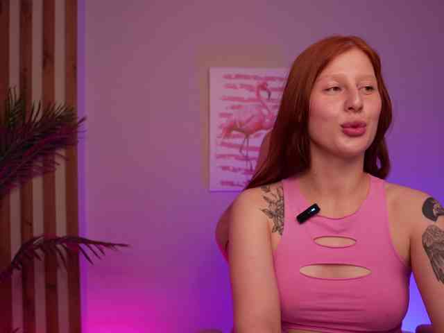 Julia-Fox webcam