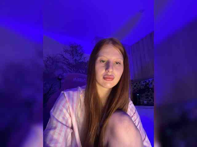Julia-Fox webcam