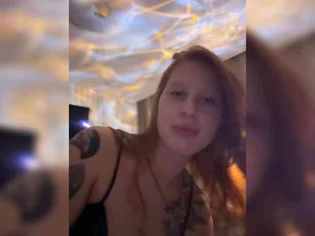 Julia-Fox webcam